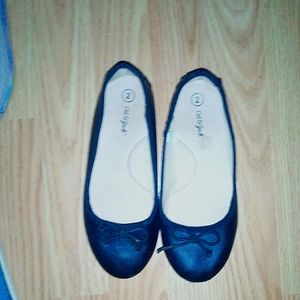 Girls black flats